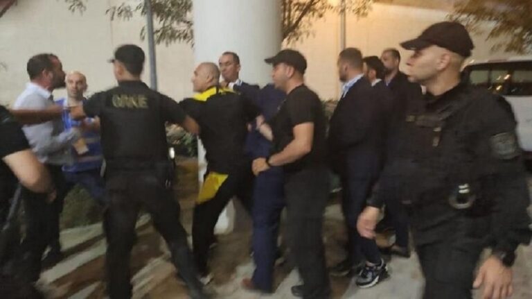 Έξαλλος ο Καρυπίδης κυνήγησε τη Φραπάρ μέχρι τα αποδυτήρια