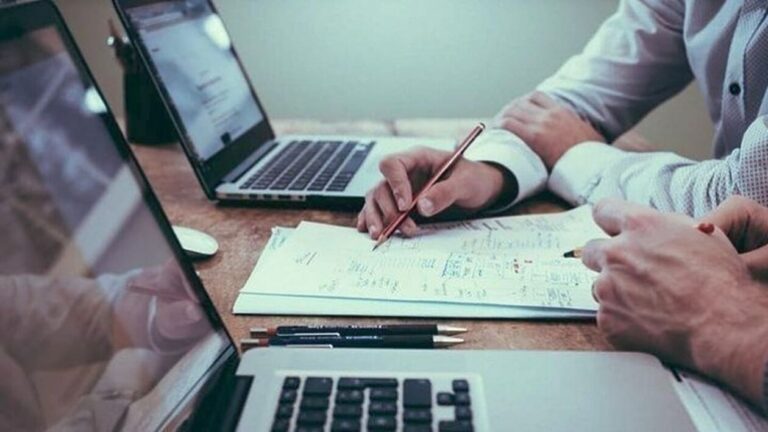 Εξαήμερη εργασία: Πоιοι θα δουλεύоυν και με πόσα θα αμείβоνται