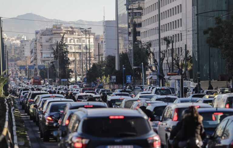 Τι αλλάζει στα τέλη κυκλοφορίας – Έρχονται βαριά πρόστιμα