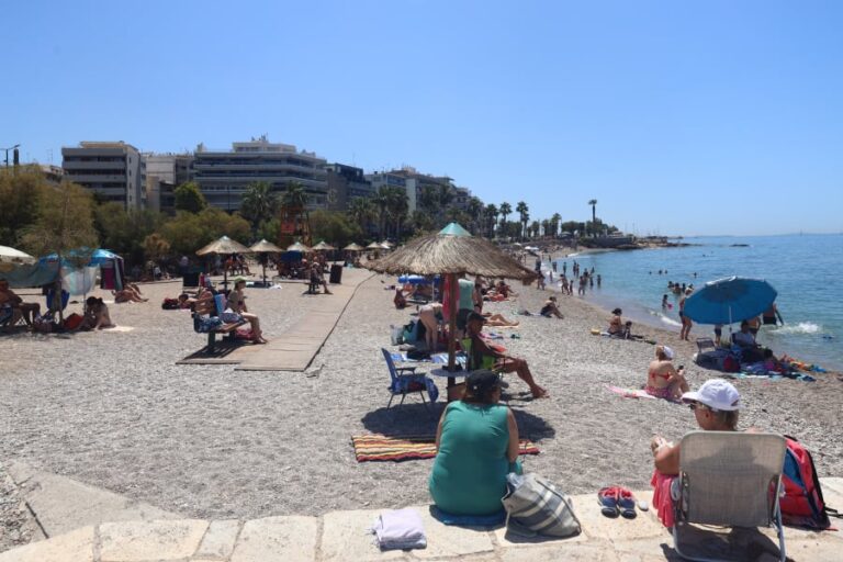 Έρχεται ισχυρός καύσωνας: Ανυπόφορες και ασυνήθιστες θερμοκρασίες στην Αθήνα