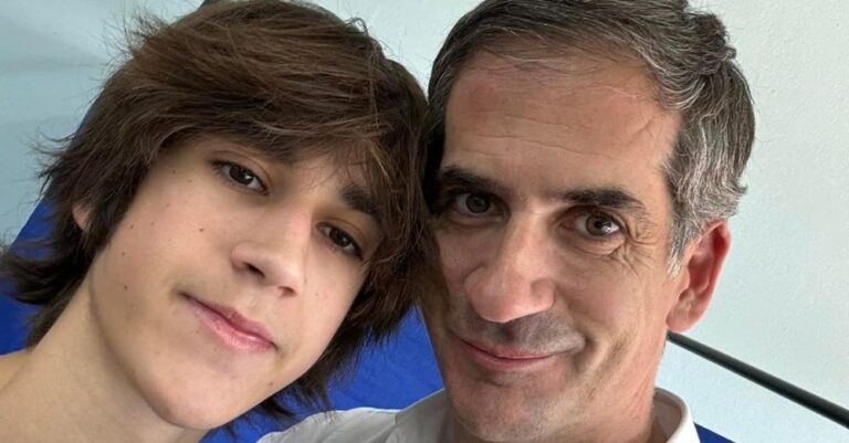 Περήφανος μπαμπάς ο Κώστας Μπακογιάννης: Ο 17χρονος γιος του, Παύλος, ψήφισε για πρώτη φορά