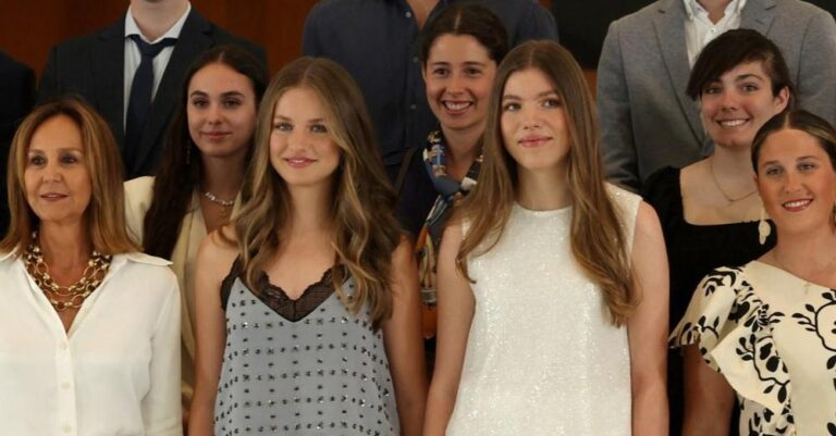 «Γιατί την ντύνουν σαν γιαγιά;» Η κούκλα πριγκίπισσα Λεονόρ και η εντελώς άστοχη εμφάνιση που σχολιάστηκε αρνητικά