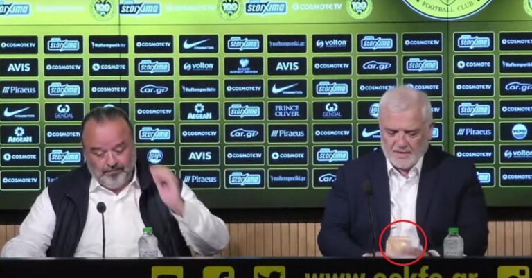 Ο Μελισσανίδης έβγαλε… πάκο με 50άρικα on camera στη συνέντευξη Τύπου!