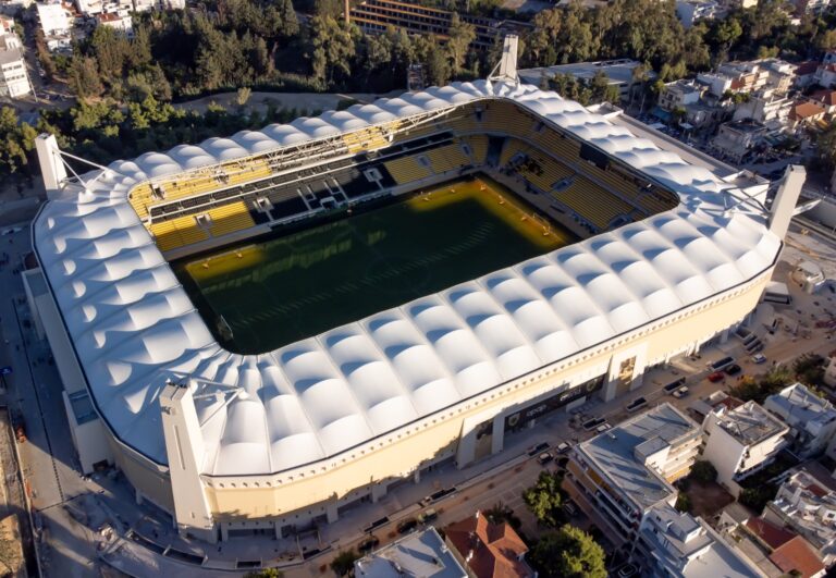 UEFA: Πρόστιμο 15.000 ευρώ στον Ολυμπιακό και 35.000 εuρώ στη Φιορεντίνα για τον τελικό του Conference League