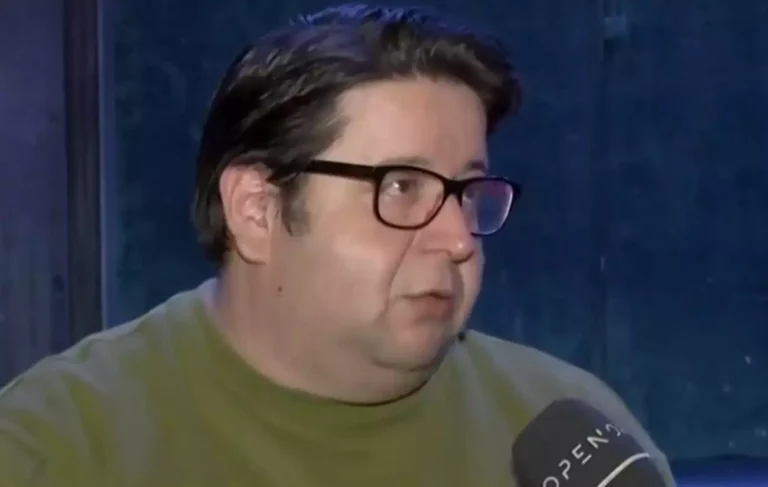 Θάνος Μπίρκος: «Δοκιμάζω τα σουβλάκια σε όλες τις περιοχές της Ελλάδας, στα βόρεια φτιάχνουν τα καλύτερα»