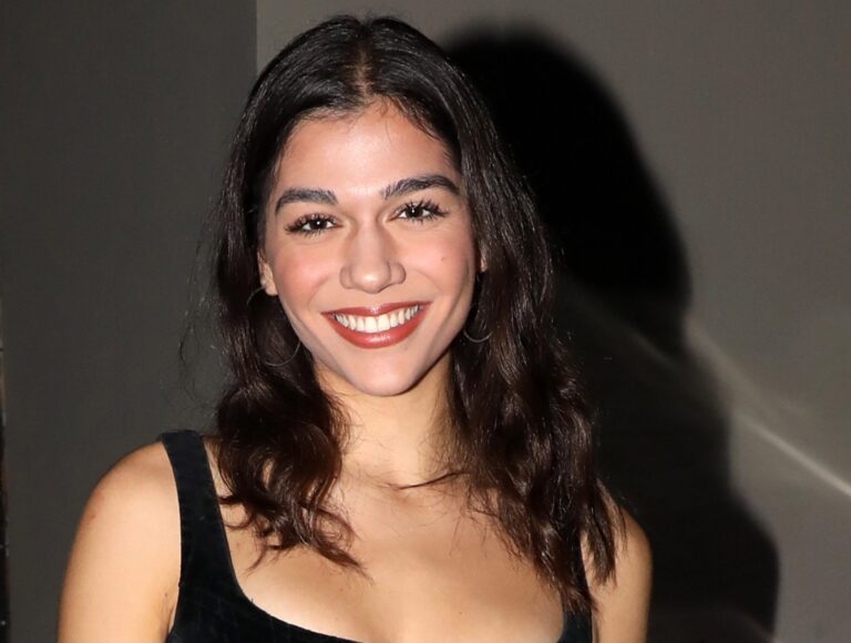 «Το όνειρο κάθε άντρα»: Η Μελίνα Νικολαΐδη ποζάρει με μıκροσκοπıκό μπικίνι και δείχνει περήφανα το «νέο» σώμα της