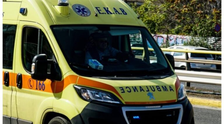 Σοβαρό τροχαίο με παράσυρση και εγκατάλειψη δύο νεαρών στην παραλιακή