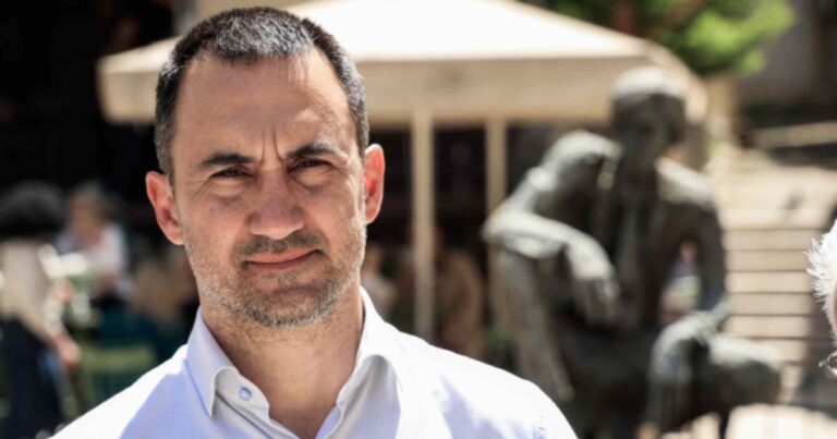 Βαρύ πένθος για τον Αλέξη Χαρίτση: «Αντίο Βυρωνάκο μου. Σε αγαπώ πολύ.»