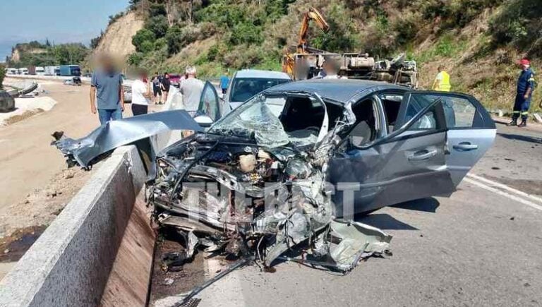 Συγκλονίζουν οι εικόνες από την καραμπόλα με δύο νεκρούς και πέντε τραυματίες