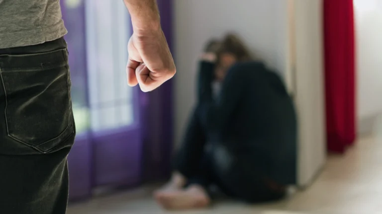 Δεν έχουν τέλος οι αποκαλύψεις για τον πασίγνωστο δικηγόρο που έδειρε την γυναίκα του – Τι είχε γίνει το 2017 