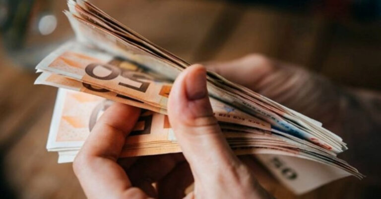 Έκτακτο επίδομα 1.000 εuρώ μέσα στο καλοκαίρι – Ποιοι είναι οι δικαιούχοι
