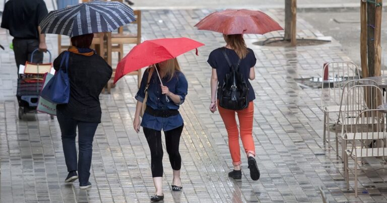 «Καμπανάκι» από τον Μαρουσάκη: «Έρχονται μπουρίνια, έντονες καταιγίδες, χαλαζοπτώσεις και άνεμοι»