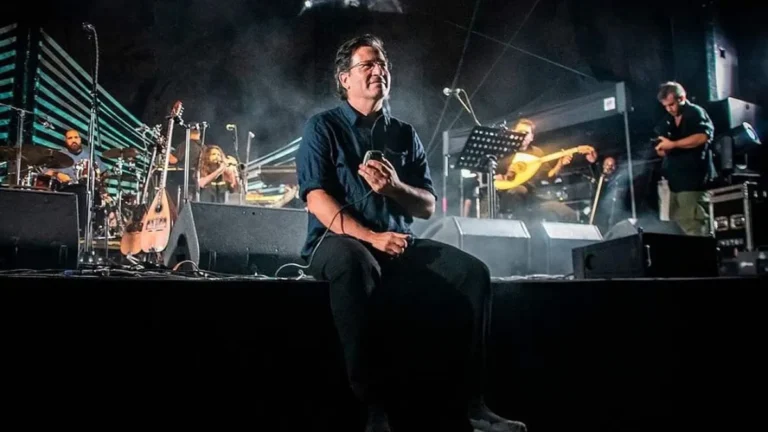 Ο Θανάσης Παπακωνσταντίνου αποσύρεται από τις συναυλίες – Το μήνυμα του