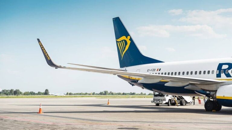 «Βóμβα» από την Ryanair