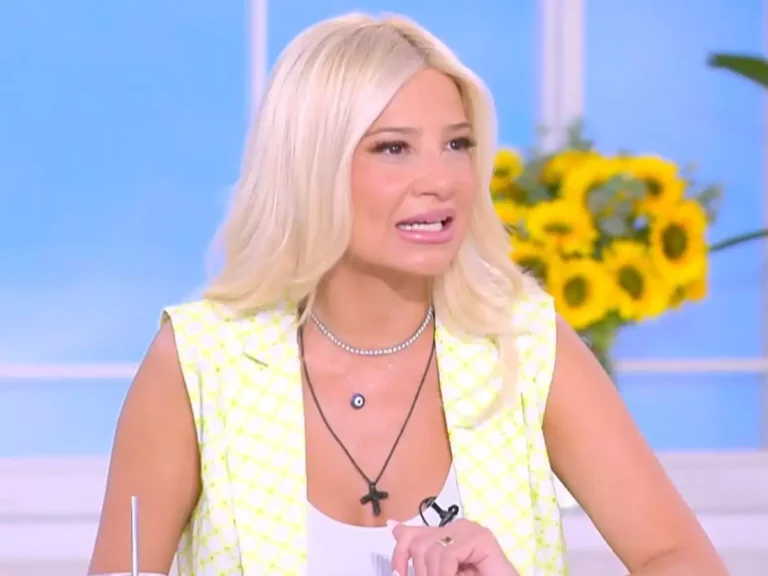 Φαίη Σκορδά: Έγκυος πασίγνωστη Ελληνίδα που βραβεύτηκε στα Mad VMA! «Eίναι μη αναμενόμενο»