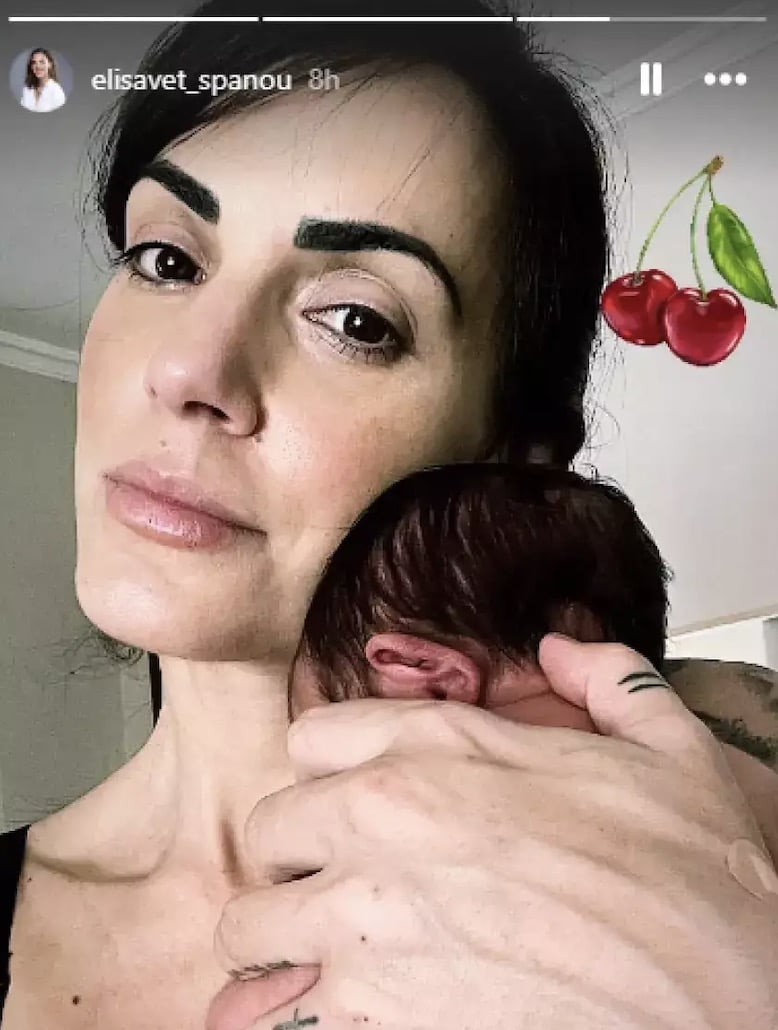 Ελισάβετ Σπανού: Η selfie φωτογραφία αγκαλιά με τη νεογέννητη κόρη της 1 stigmiotypo othonis 2024 06 13 00.42.12