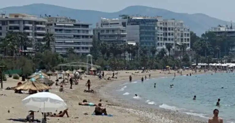Τέλος το μπάνιο σε παραλίες της Αττικής: Οι 17 ακατάλληλες περιοχές που δεν πρέπει να κολυμπήσετε κοντά στην Αθήνα