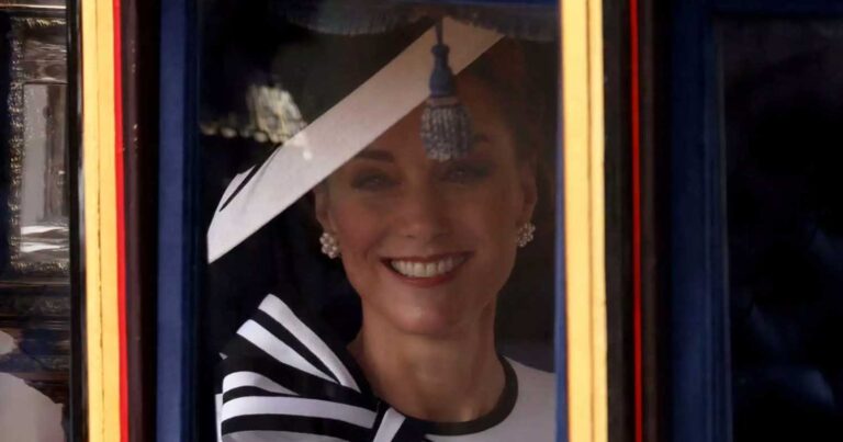 Εμφανίστηκε σήμερα για πρώτη φορά η Κέιτ Μίντλετον – Χαμογελαστή έκανε την πρώτη δημόσια εμφάνιση μετά τον καρκίνο