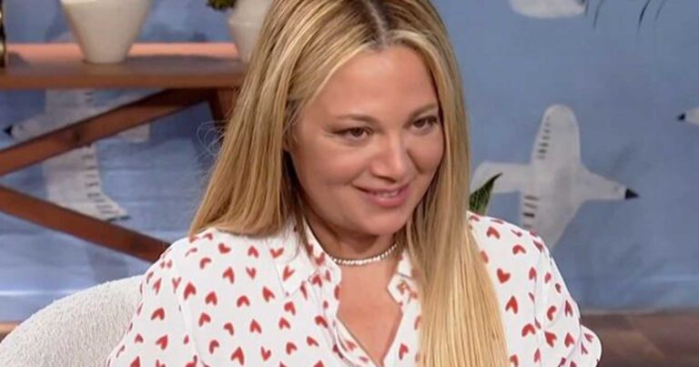 Στούντιο 4: Συγκινημένη η Νάνσυ Ζαμπέτογλου για τον καλεσμένο της – «Μαζεύω πολύ τα κομμάτια μου για να το πω αυτό χωρίς να κλάψω…»