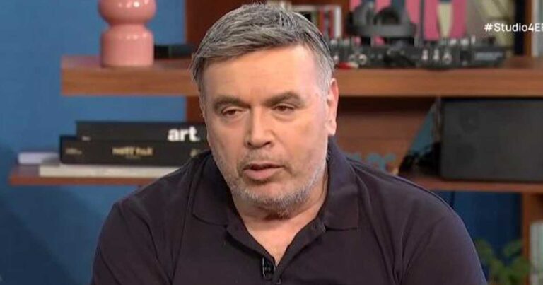 Μανώλης Λιδάκης: «Ακόμα και τώρα ντρέπομαι να βγω να τραγουδήσω»