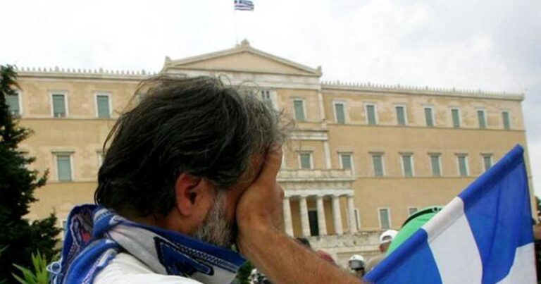 Εργασία: Ο μισθός της μισής χρονιάς καταλήγει σε φόρους και εισφορές