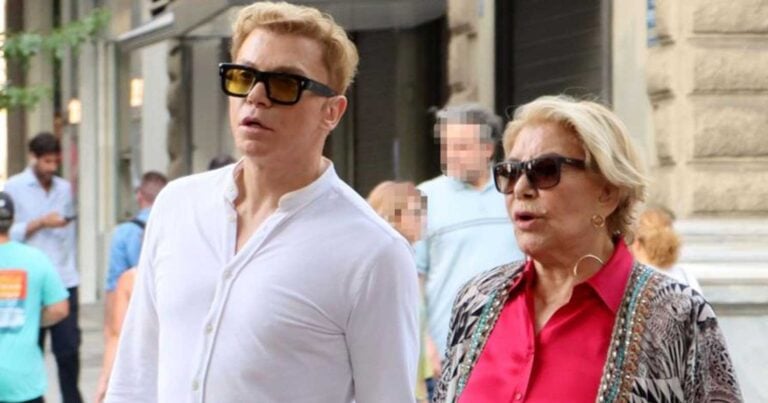 Μαρινέλλα & Τάκης Ζαχαράτος: Xέρι – χέρι σε έξοδό τους στο κέντρο της Αθήνας