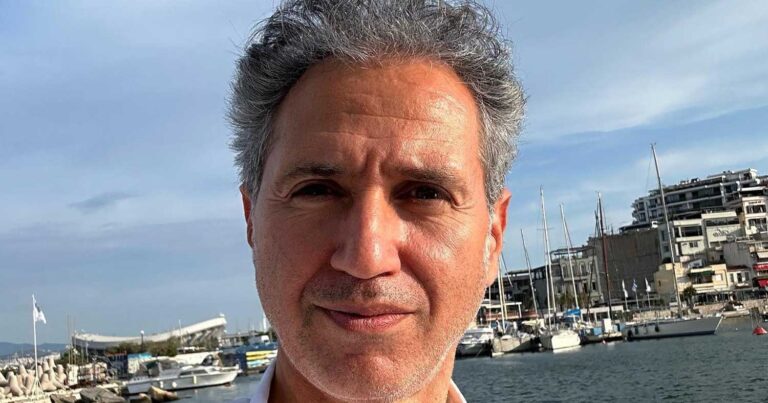 Δημήτρης Κόκοτας: Σοβαρές επιπλοκές με την όρασή του – Τι είπε η Ματίνα Παγώνη