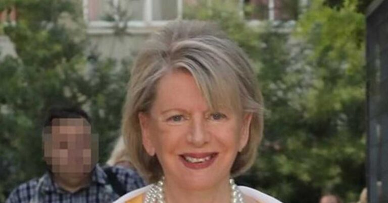 Έλενα Ακρίτα: Η ανανεωμένη εμφάνιση με το χρώμα του καλοκαιριού