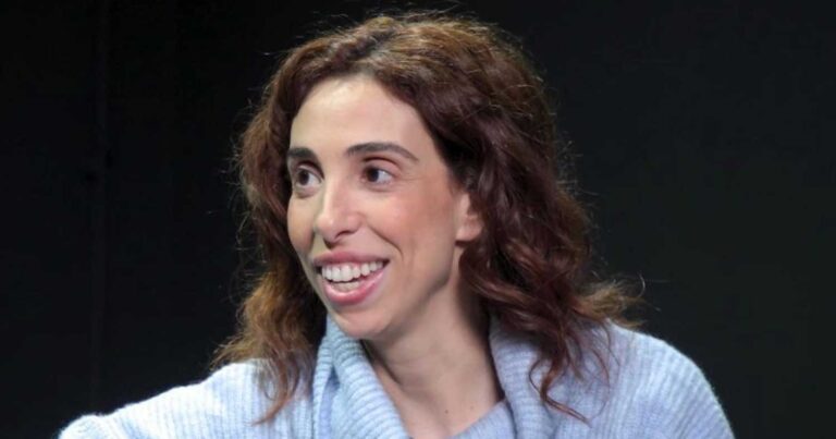 Έλενα Χαραλαμπούδη: «Δεν έχει βρεθεί ένας να μου στείλει μια πονnρή φωτογραφία και να μου πει… αuτό, πάρ’ το»