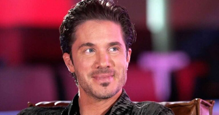 Νίκος Οικονομόπουλος: «Ναι, είμαι ο Χριστιανός ο Ορθόδοξος, πειράζει;»