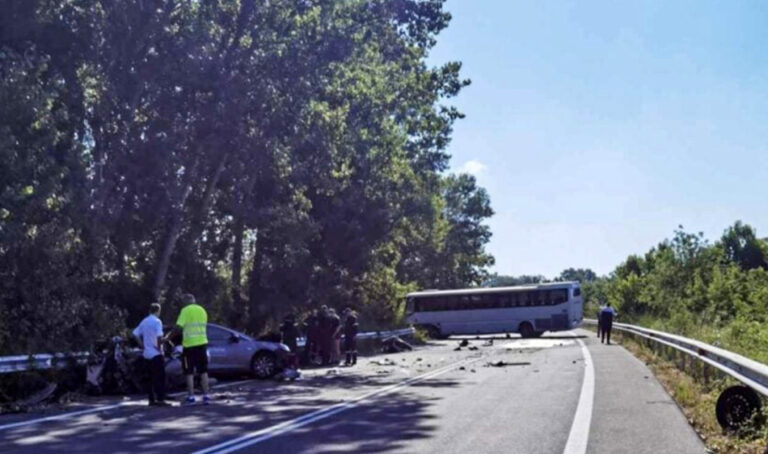 Θρήνος για τα τέσσερα νεαρά θύματα του πολύνεκρου δυστυχήματος – Ήταν μόλις 20-25 ετών