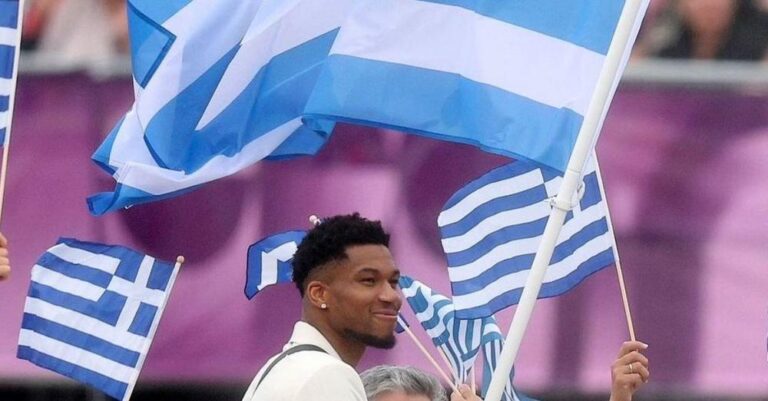 Ολυμπιακοί Αγώνες 2024: Συγκινεί η ανάρτηση του Γιάννη Αντετοκούνμπο μετά την ελληνική παρέλαση