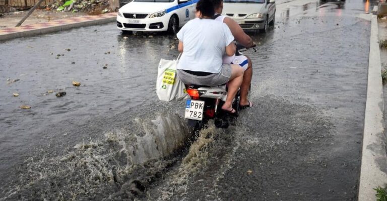 Καταιγίδες προσεχώς: Τι ώρα ανοίγουν οι ουρανοί αύριο και πού