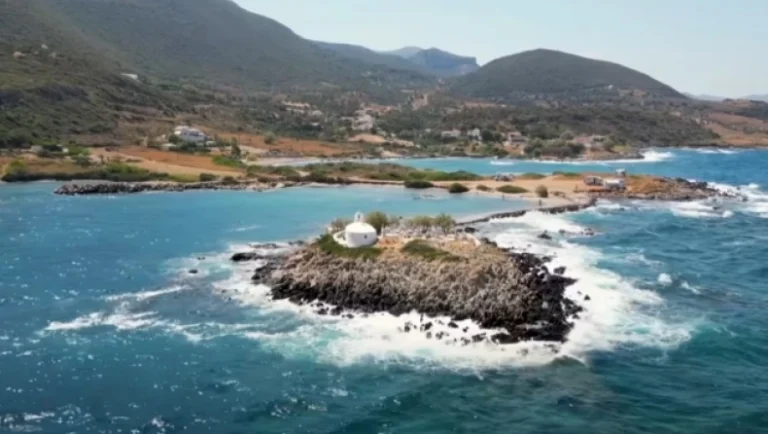 Το μοναδικό νησί της Ελλάδας που δεν θα θέλατε να πάτε διακοπές
