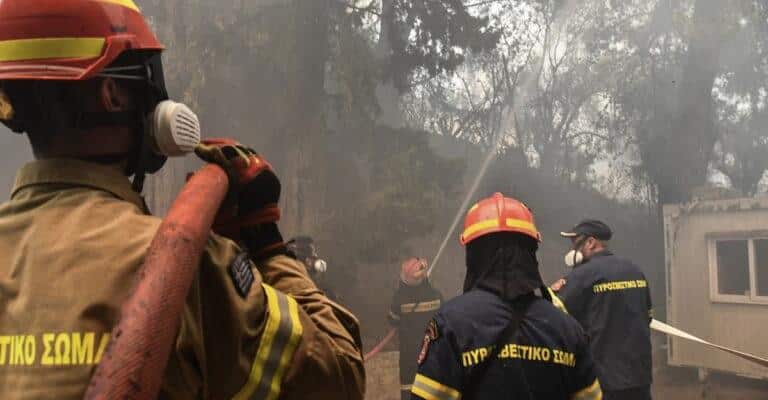 Χωρίς ενεργό μέτωπο η μεγάλη πυρκαγιά στην Πάτρα – Τέθηκε υπό έλεγχο εντός δύο ωρών
