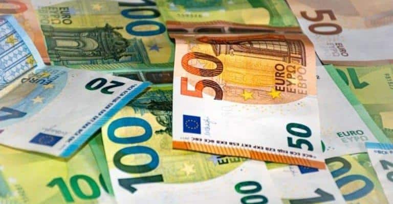 Νέο Voucher: 500 εuρώ επίδομα για γονείς – Τα απαραίτητα δικαιολογητικά