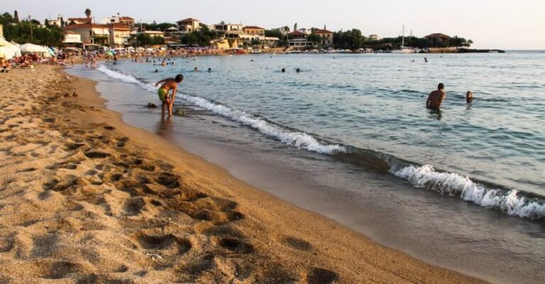 Γνωστή ελληνική παραλία μετατοπίστηκε κατά 20 μέτρα – Έφυγε από την θέση της