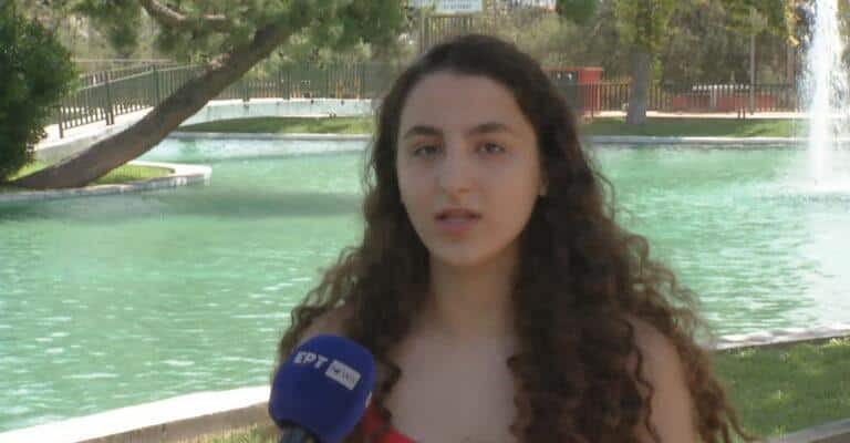 «Διάβαζα όλα τα χρόνια, όχι μόνο στην Γ’ Λυκείου»: Με 19.820 μόρια πέρασε πρώτη στην Ιατρική Αθηνών η Στρατονίκη