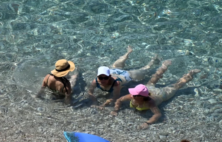 Έρχεται το τέλος του καύσωνα – Πότε πλησιάζει η «μπλε» δροσιά