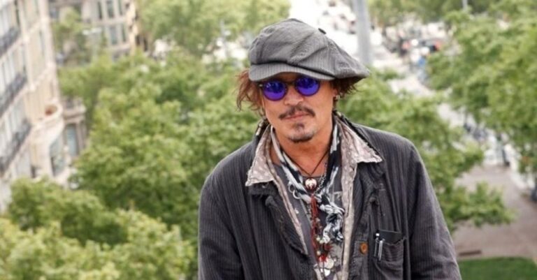 Τζόνι Ντεπ: Auτή είναι η 28χρονη καλλονή ξανθιά Ρωσίδα που είναι σχέση – Οι πρώτες κοινές φωτογραφίες του 61χρονου με το εντυπωσιακό μοντέλο