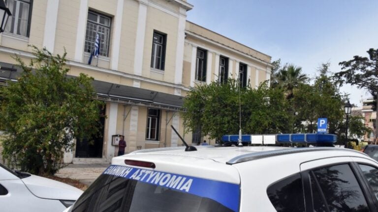 Θρίλερ στην Αρκαδία: 64χρονος εντοπίστηκε νεκρός με τραύματα σε λαιμό και κεφάλι – Τι εξετάζουν οι Αρχές