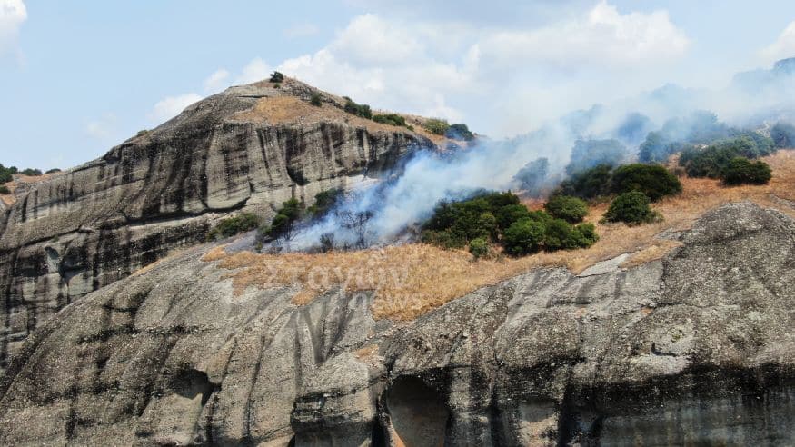 Δεν πίστευαν στα μάτια τους οι κάτοικοι - Είδαν φλόγες να πετάγονται σε βράχο 5 dji 0796