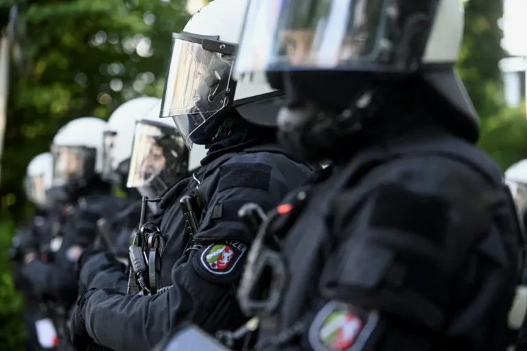 Τpόμος τώρα στη Γερμανία – Πολλοί νεκροί μετά από πυροβολισμούς
