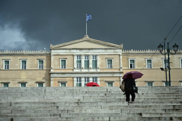 Σε συναγερμό η Αττική λόγω κακοκαιρίας – Οι επικίνδυνες περιοχές που πέφτουν οι περισσότεροι κεραυνοί