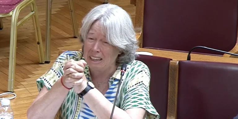 Χαμός στη Βουλή: Απρέπειες Πολάκη, έκανε μπούλινγκ σε συνεργάτιδα υπουργού – Η Αθηνά Λινού έβαλε τα κλάματα