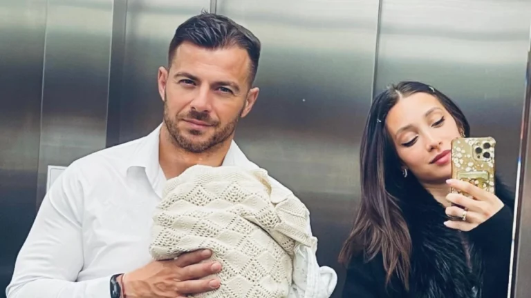 Δήμητρα Βαμβακούση: «Το μωρό νανουρίζεται στο σκάφος και εμείς…» – Με ξυρισμένο κεφάλι ο Ντάνος κι εκείνη με μικροσκοπικό μπικίνι στη θάλασσα