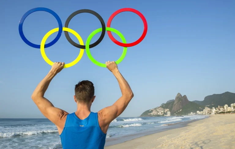 Γιατί οι αθλητές κάνουν όpγια και αχαλίνωτο σeξ στο Ολυμπιακό χωριό μέχρι το πρωί