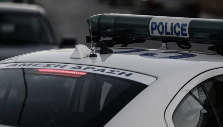Απίθανη υπόθεση ερευνά η ΕΛ.ΑΣ.: Της έκλεψαν το αυτοκίνητο, στο οποίο είχε μέσα κοσμήματα αξiας άνω των 400.000 εupώ