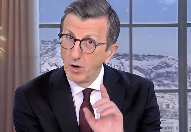 Άρης Πορτοσάλτε: «Μην πηγαίνετε διακοπές τον Αύγουστο, δεν χωράνε οι τουρίστες»