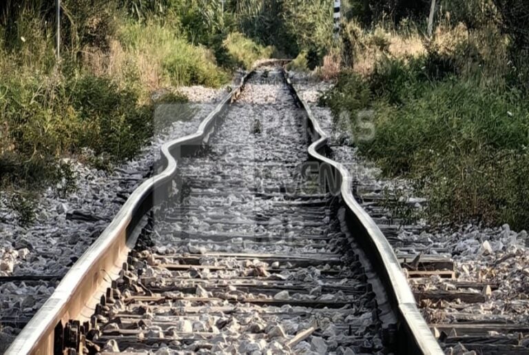 Στρέβλωσαν οι γραμμές του ΟΣΕ, λόγω… καύσωνα – Ακυρώθηκαν δρομολόγια 